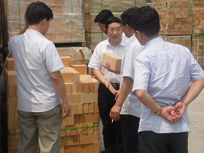 朝鲜客户详细了解耐火砖性能指标